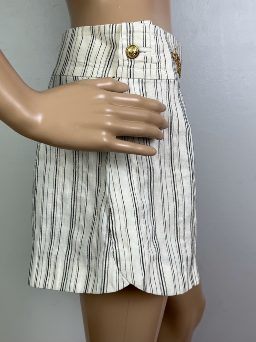 DUNDAS WHITE STRIPED LINEN BLEND SHORTS - Picture 4 of 9